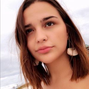 Meet your Posher, Hailey